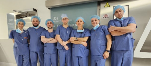 Lekarze z Cypru szkolą się z robotycznej ortopedii w szpitalu przy al. Kraśnickiej